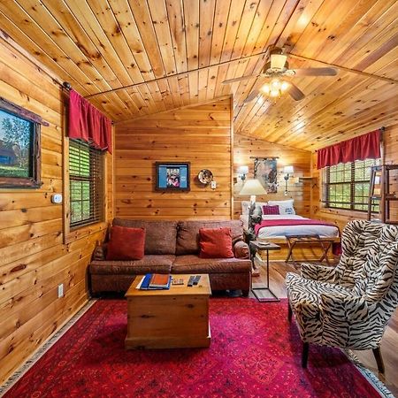 Cabin 5 Studio Cabin With Hot Tub, Water View And Fire Pit Villa Sevierville Exterior photo