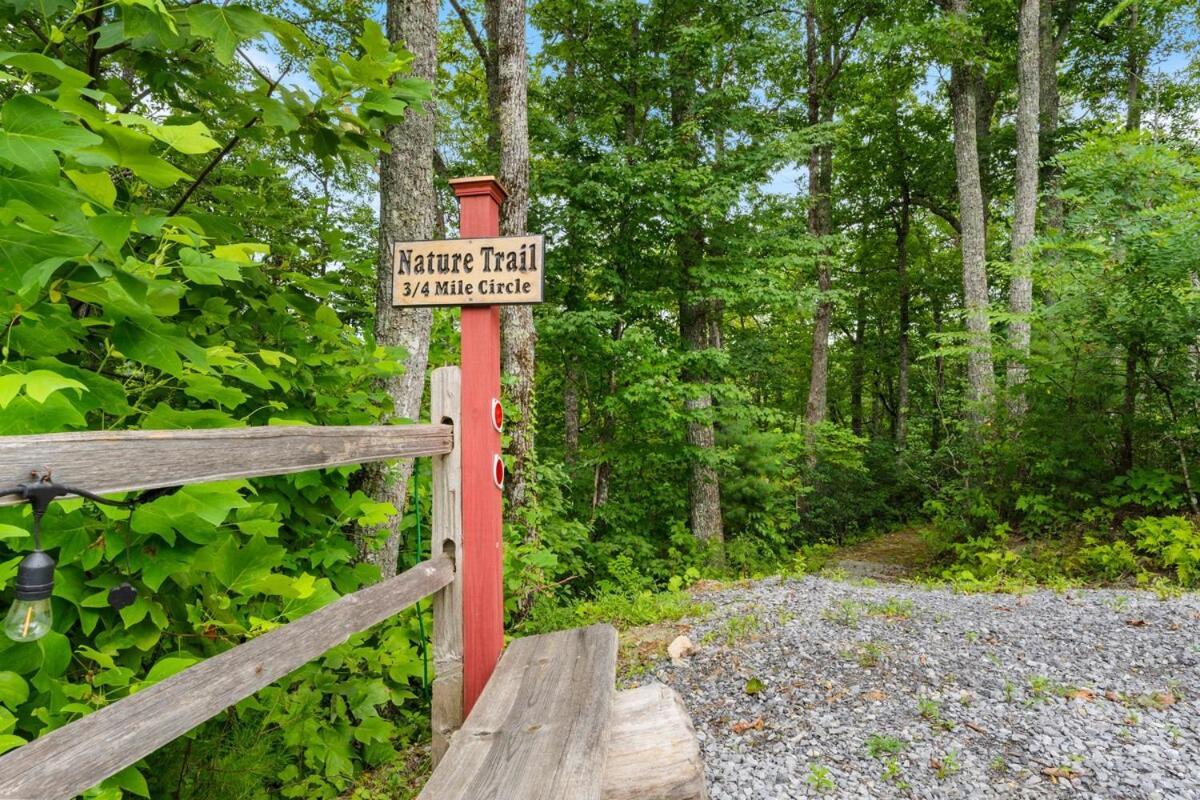 Cabin 5 Studio Cabin With Hot Tub, Water View And Fire Pit Villa Sevierville Exterior photo