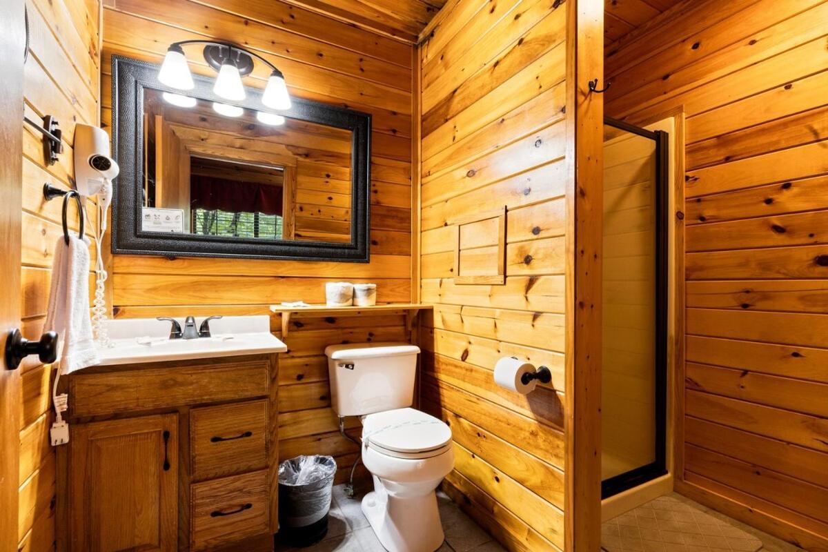 Cabin 5 Studio Cabin With Hot Tub, Water View And Fire Pit Villa Sevierville Exterior photo